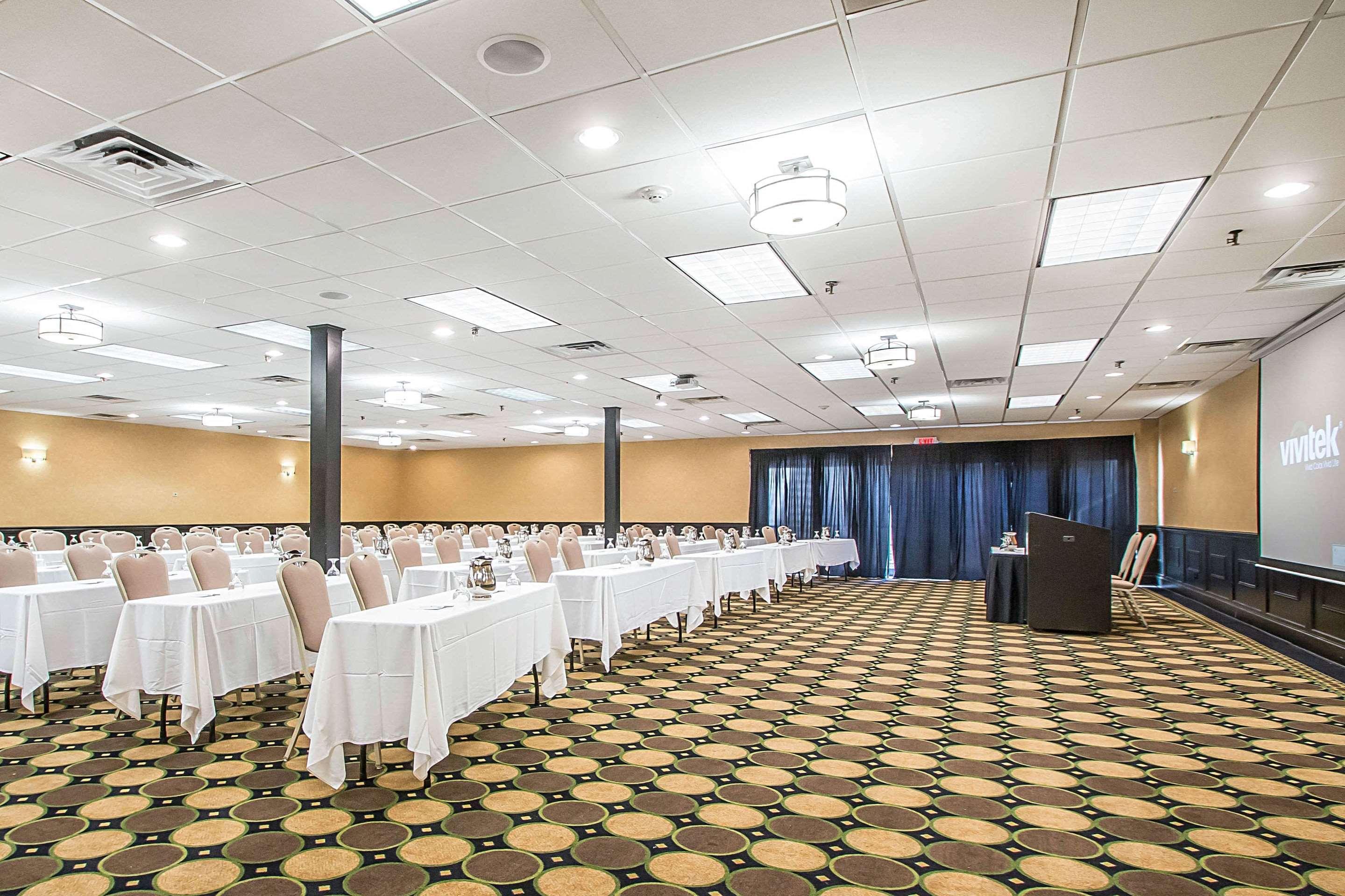 Clarion Inn Elmhurst - Oak Brook Near I-88, I-290, I-294 Zewnętrze zdjęcie