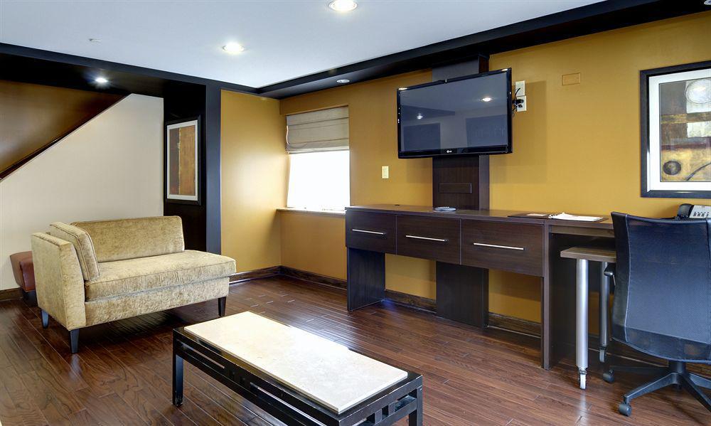 Clarion Inn Elmhurst - Oak Brook Near I-88, I-290, I-294 Zewnętrze zdjęcie