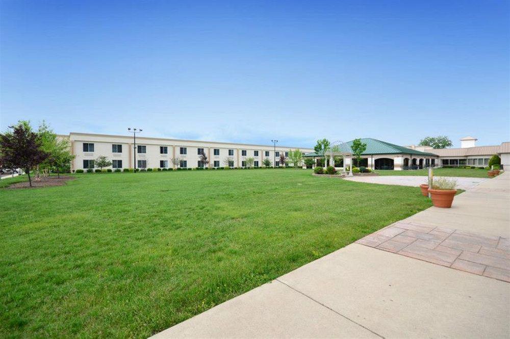 Clarion Inn Elmhurst - Oak Brook Near I-88, I-290, I-294 Zewnętrze zdjęcie
